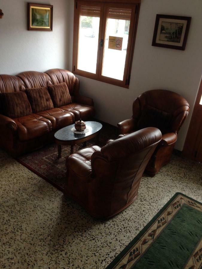 Pension Glorioso Hostel Пикаранья Экстерьер фото